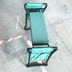 Jeeper's Keepers Garden Kneeler - Lightweight, Foldable Chair for Comfortable Gardening with 2 small bag